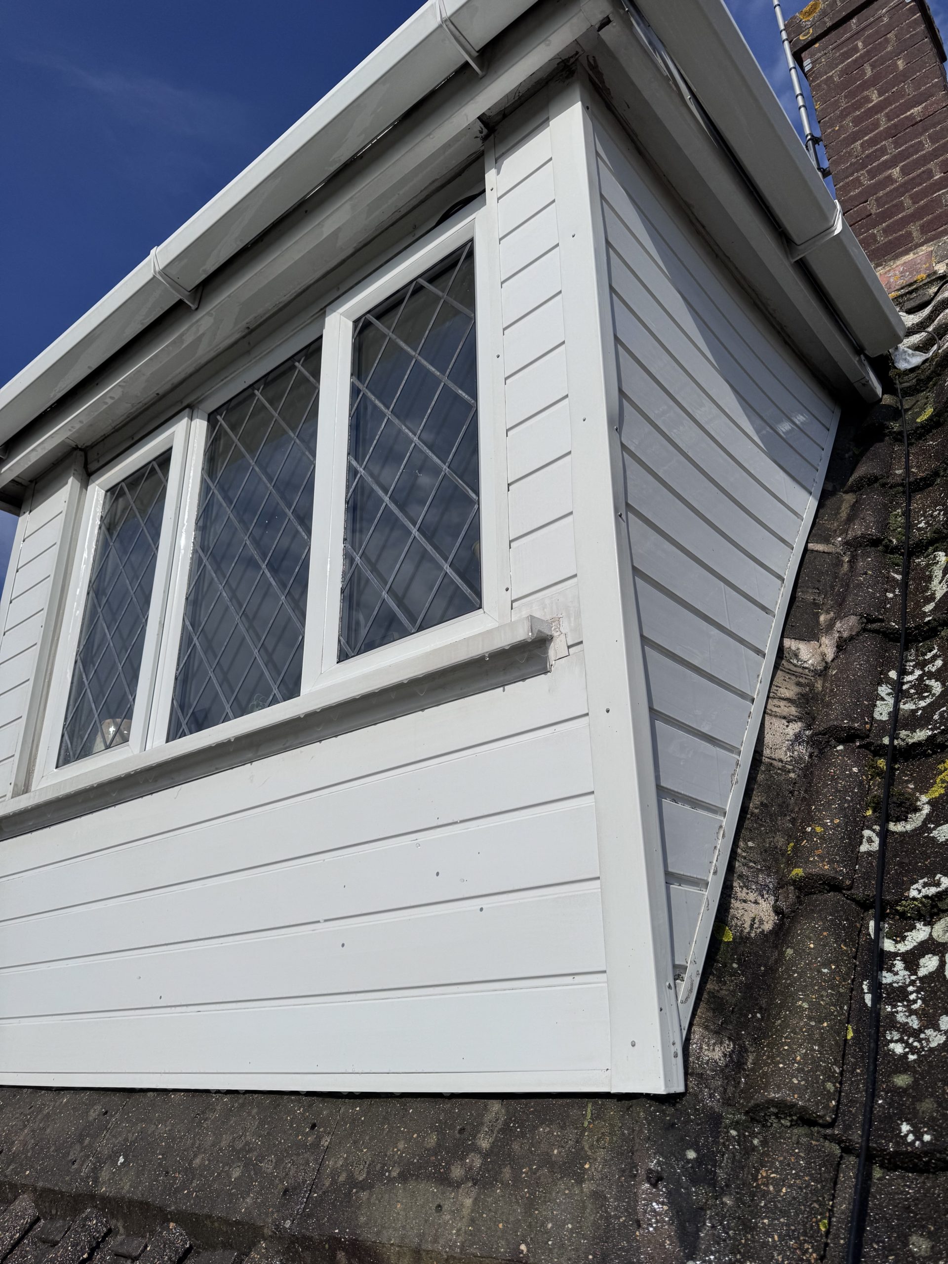 a clean window after the kirbside window cleaning treatment in battlesbridge